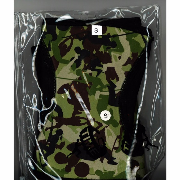Compression Knee Sleeves, Reversible Camo/ Flag - Picture 5 of 7